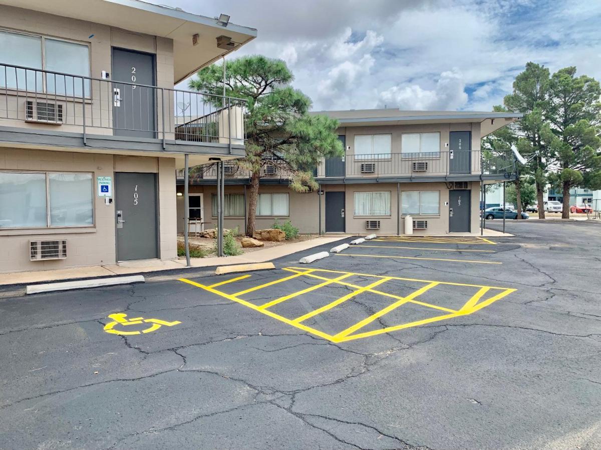 Rodeway Inn Midland Bagian luar foto